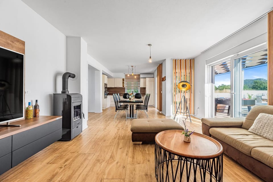Communal lounge/ TV room, Living room