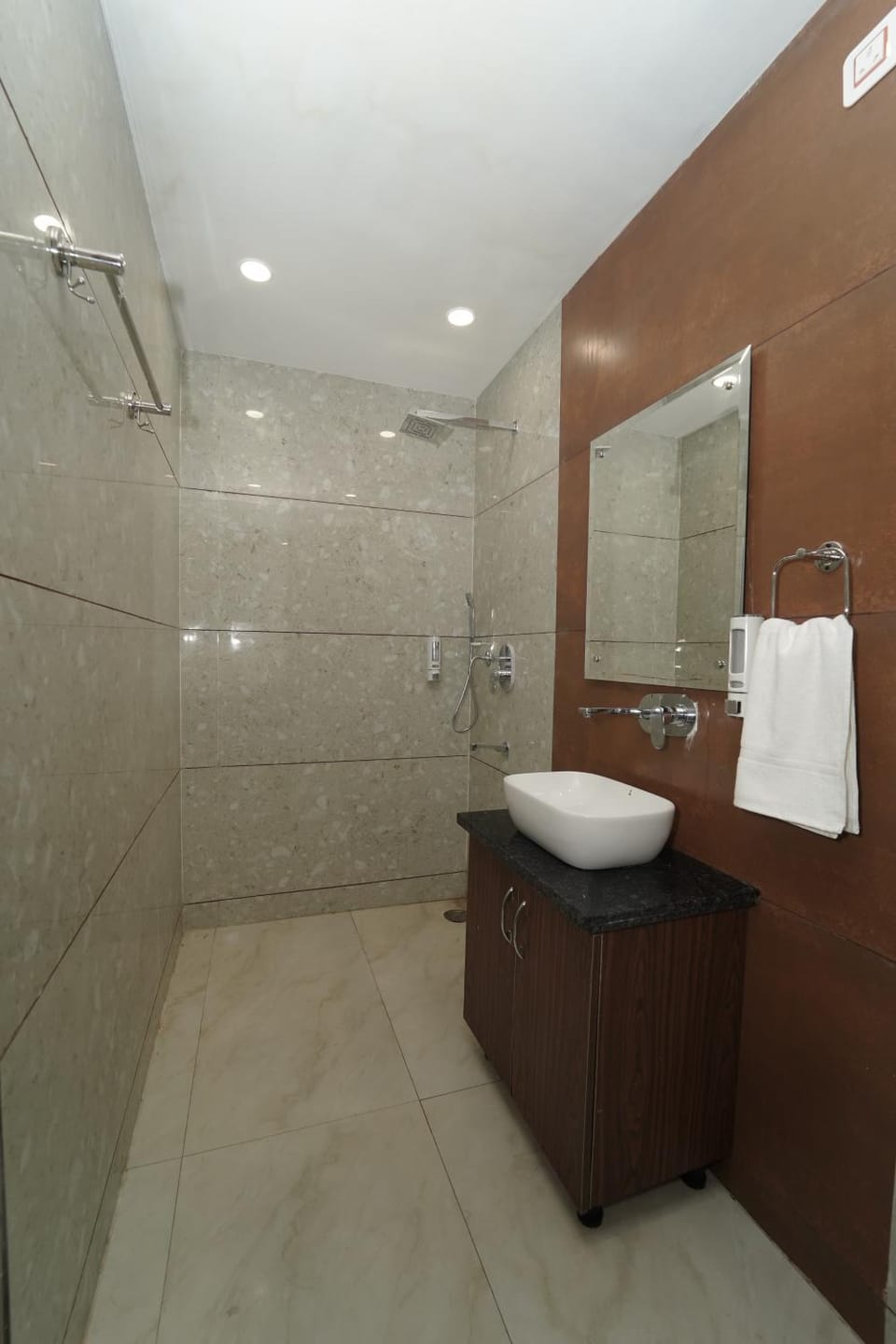Shower, Bathroom, towels