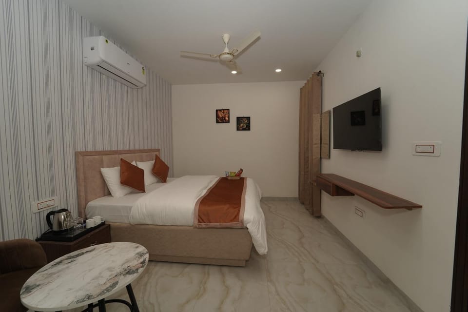 Bed, Bedroom, air conditioner