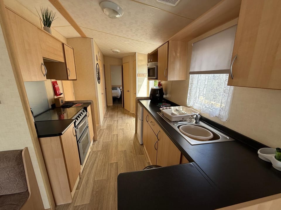 Sunnymede i15 Hot Tub - pet friendly, bed linen - Meadow Lakes Caravan & Lodge Hire Apartment in Ingoldmells