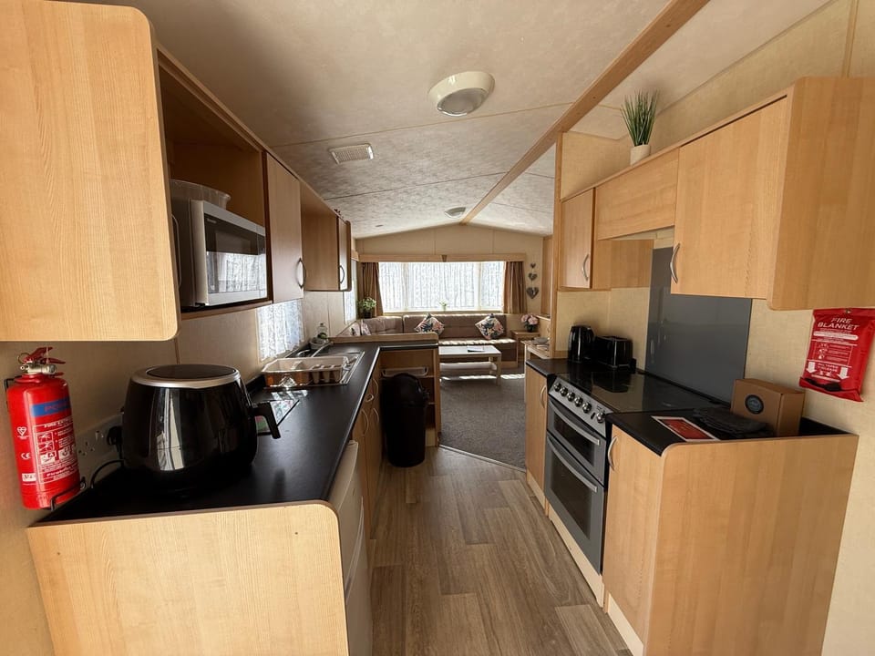 Sunnymede i15 Hot Tub - pet friendly, bed linen - Meadow Lakes Caravan & Lodge Hire Apartment in Ingoldmells