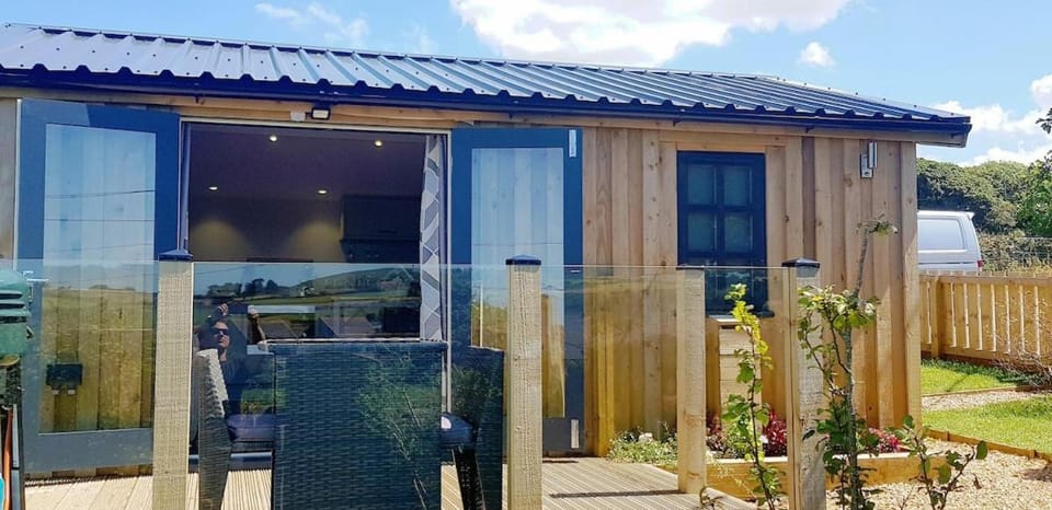 Honeysuckle Cabin Cabin in Redruth