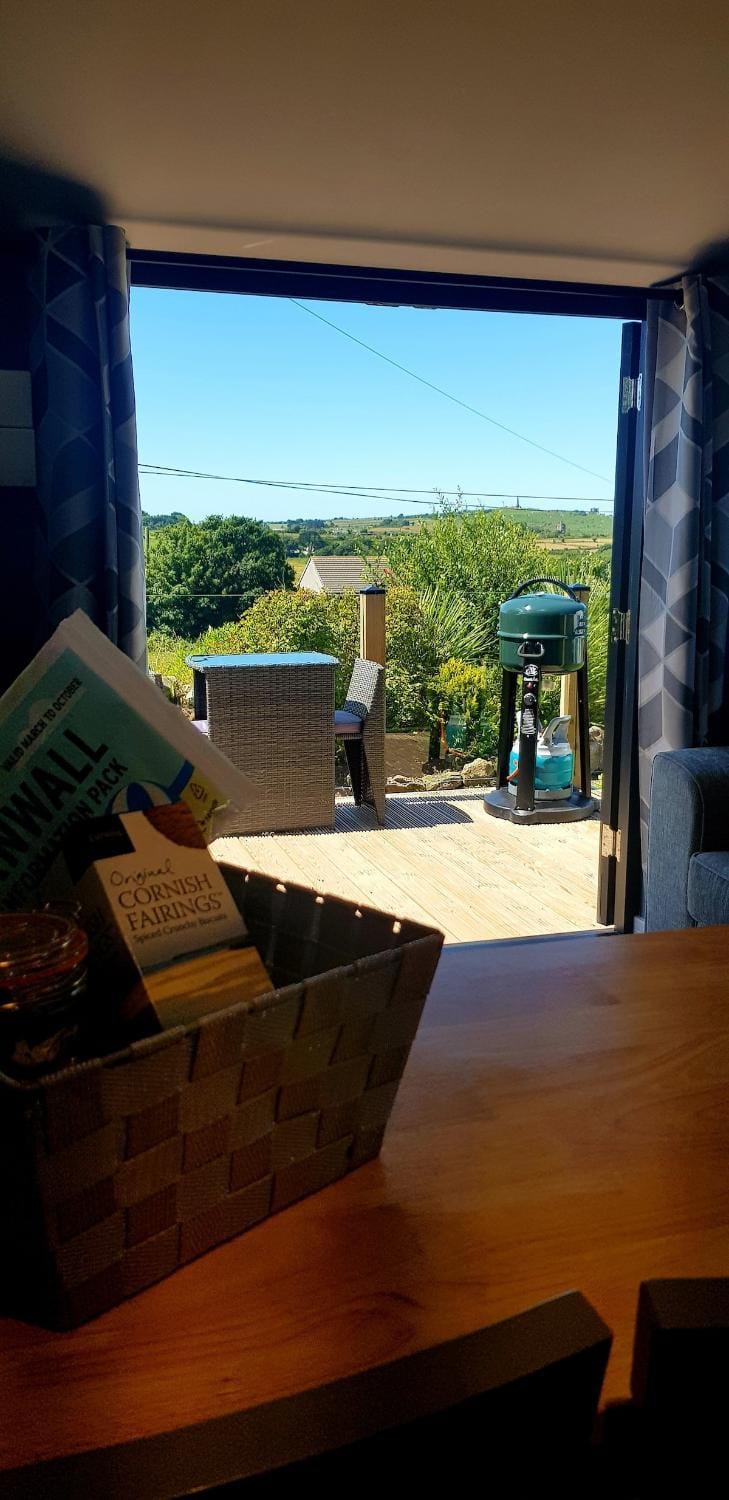 Honeysuckle Cabin Cabin in Redruth