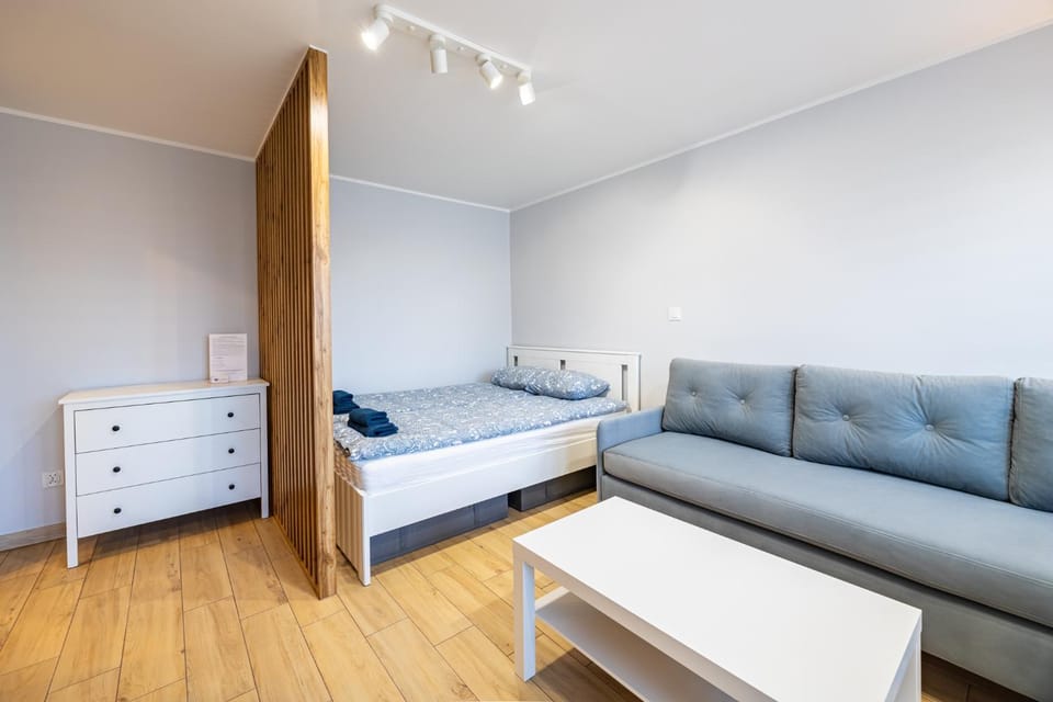 Bed, Seating area