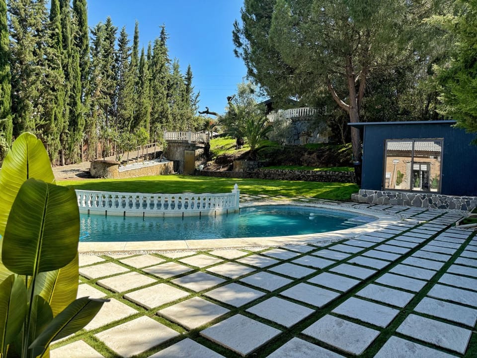 Luna House Sevilla House in Sierra Norte de Sevilla