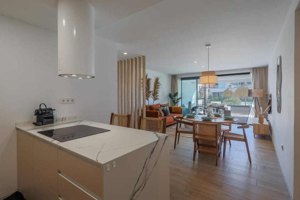 Kitchen or kitchenette, Living room
