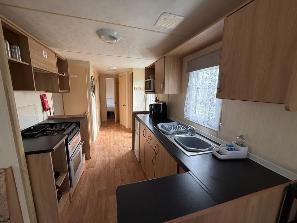 Sunnymede G20 with Hot Tub - pet friendly, Wifi, bed linen - Meadow Lakes Caravan & Lodge Hire Apartment in Ingoldmells