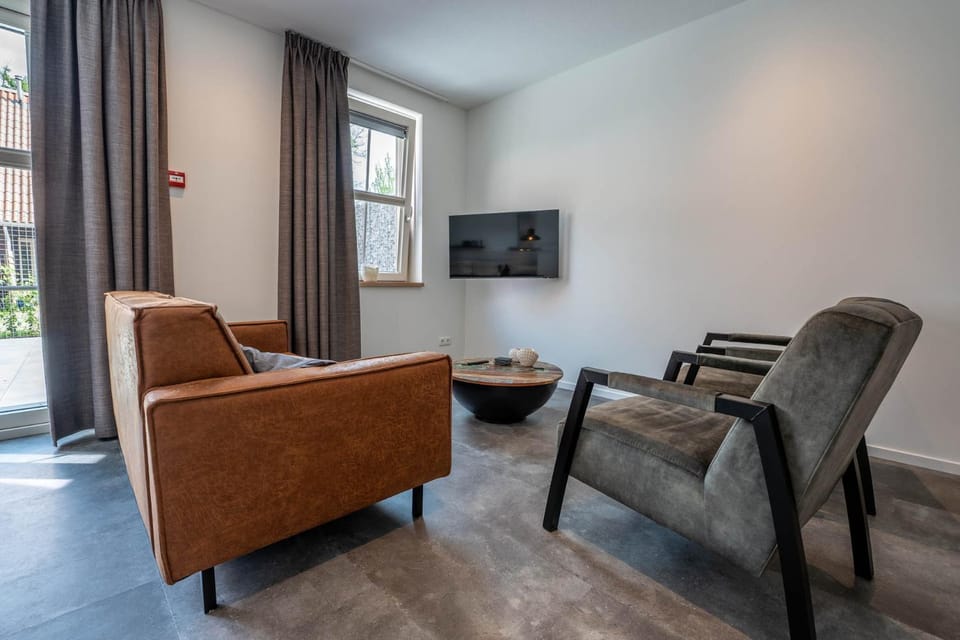 Communal lounge/ TV room, Living room