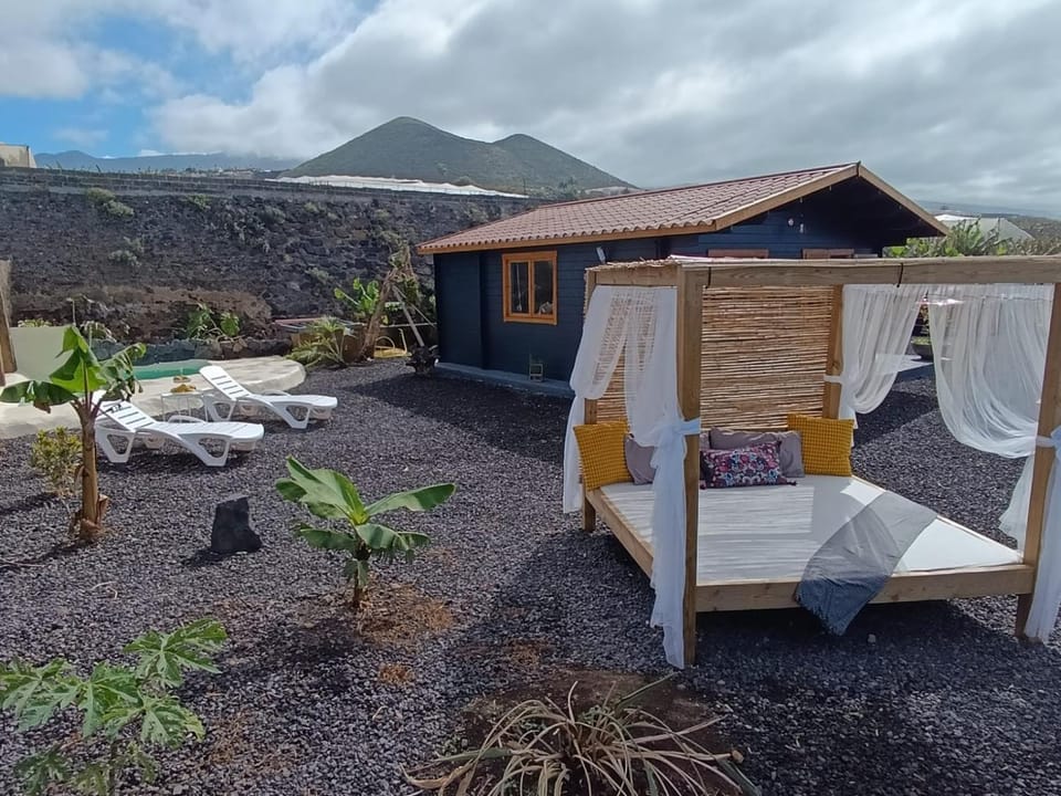 Property building, Living room, Bedroom