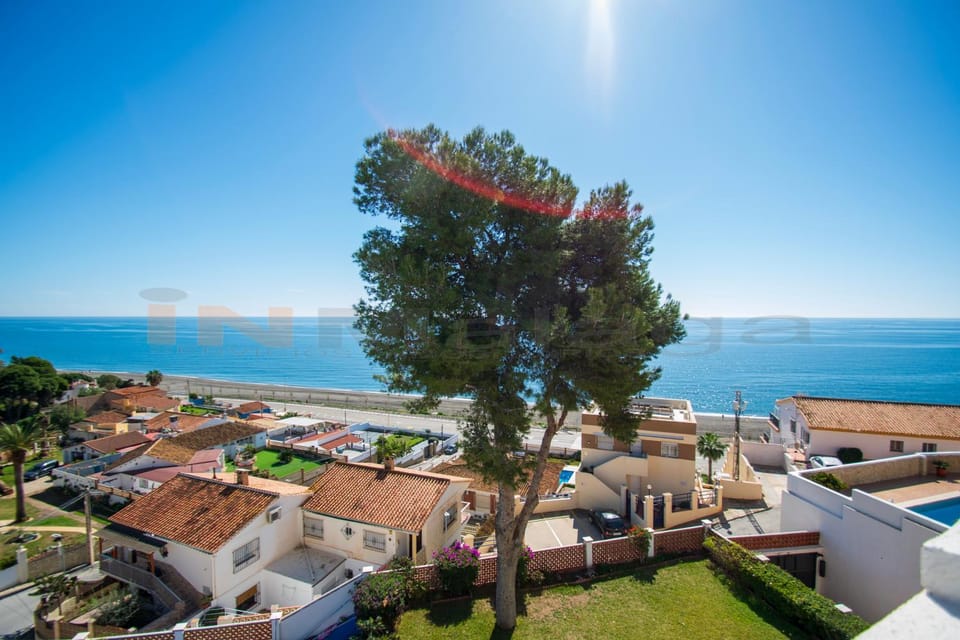 Day, Neighbourhood, Natural landscape, Sea view