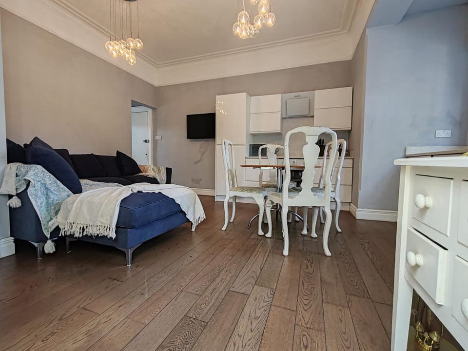 Easy too stay Molyneux Park road Apartment in Royal Tunbridge Wells
