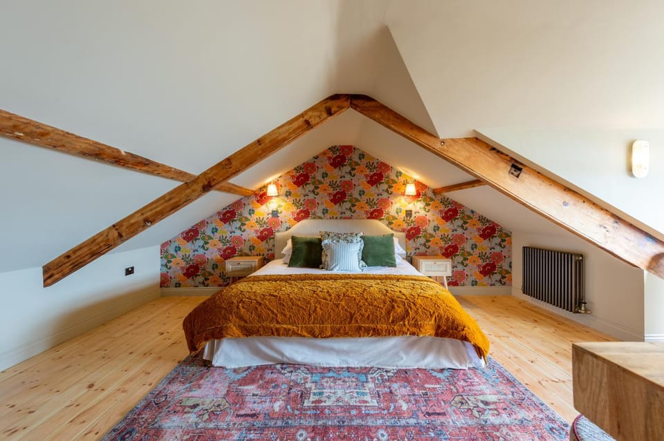 Bed, Photo of the whole room, Bedroom