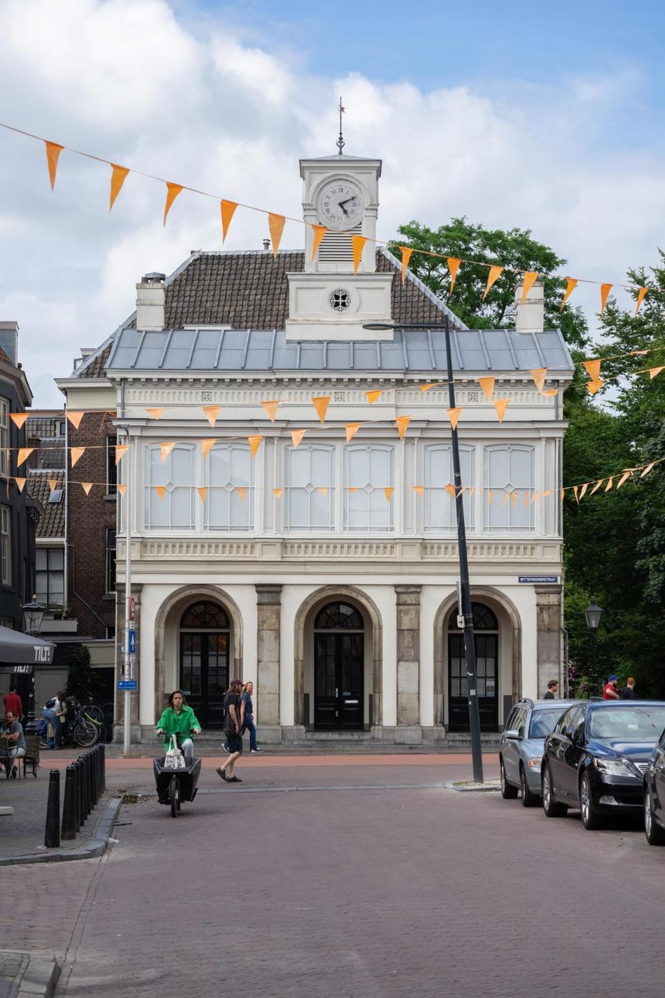 Property building, Day, Location