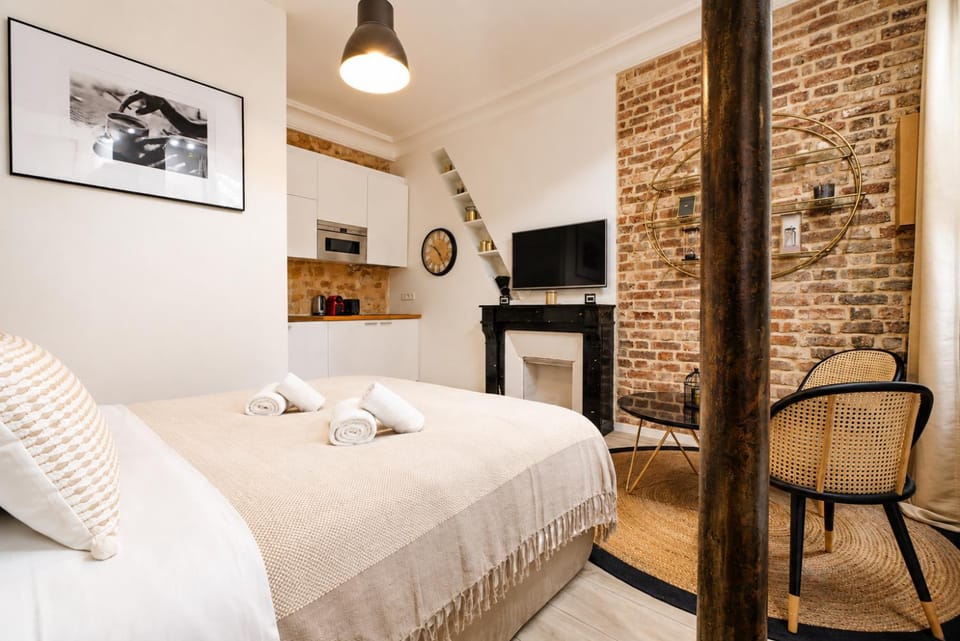CIA - Faubourg Montmartre Studio Apartment in Paris