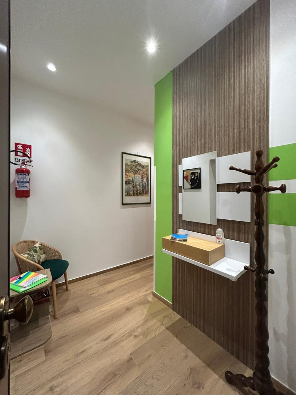 Facade/entrance, Living room, Seating area, furniture, soundproof