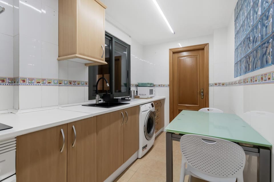 Large Attic Las Canteras Rooms - Only adults Bed and Breakfast in Las Palmas de Gran Canaria