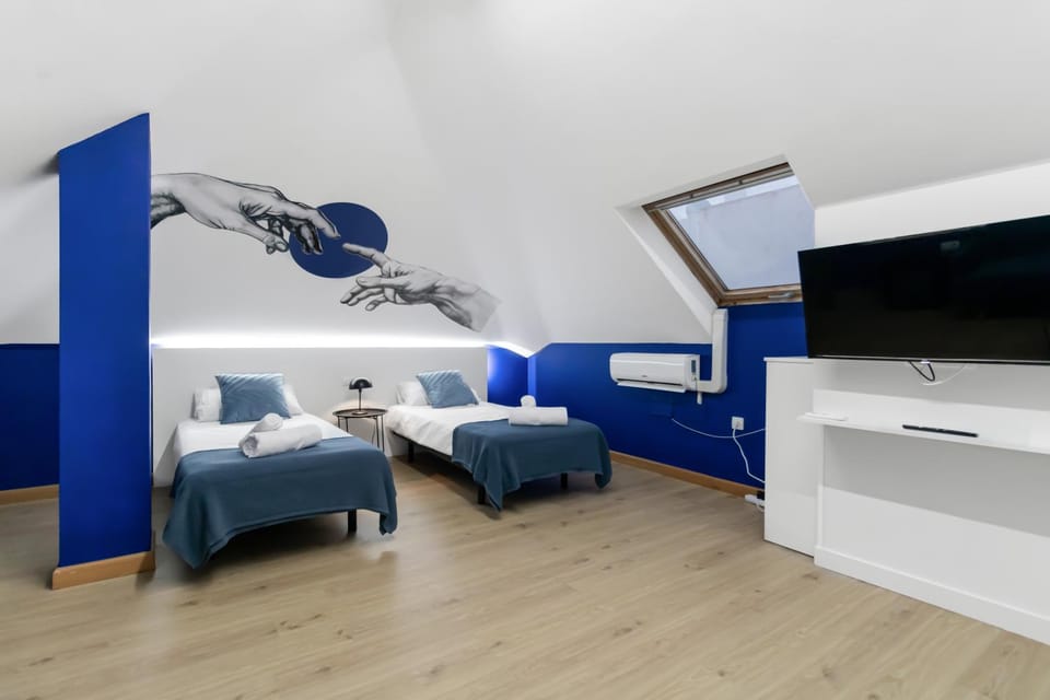 Large Attic Las Canteras Rooms - Only adults Bed and Breakfast in Las Palmas de Gran Canaria