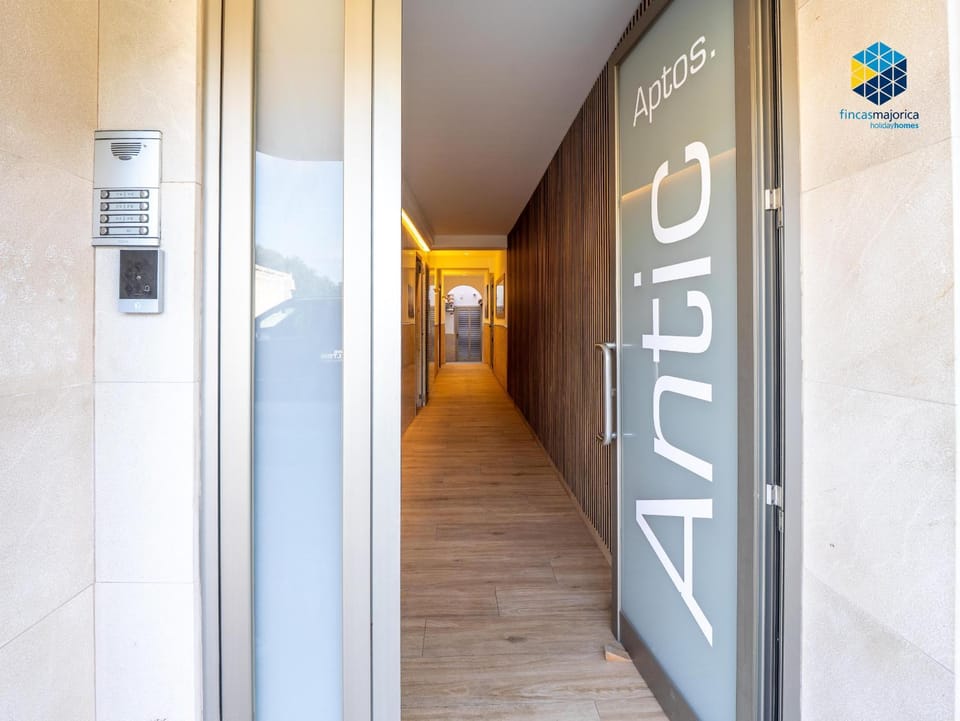Apto Antic 301 Pax 2 Apartment in S'illot