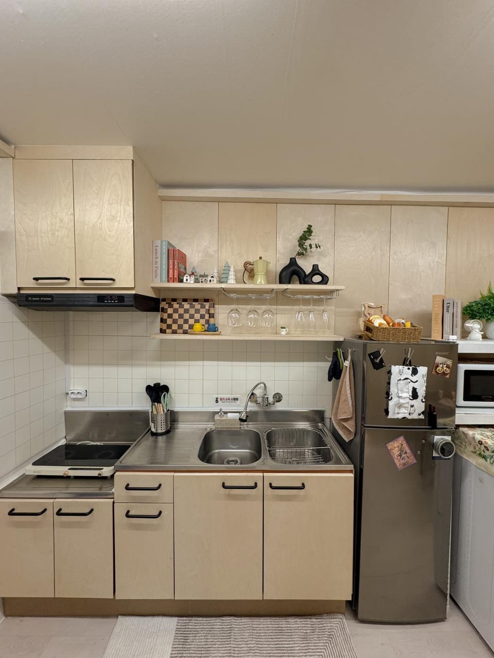 Kitchen or kitchenette, stove