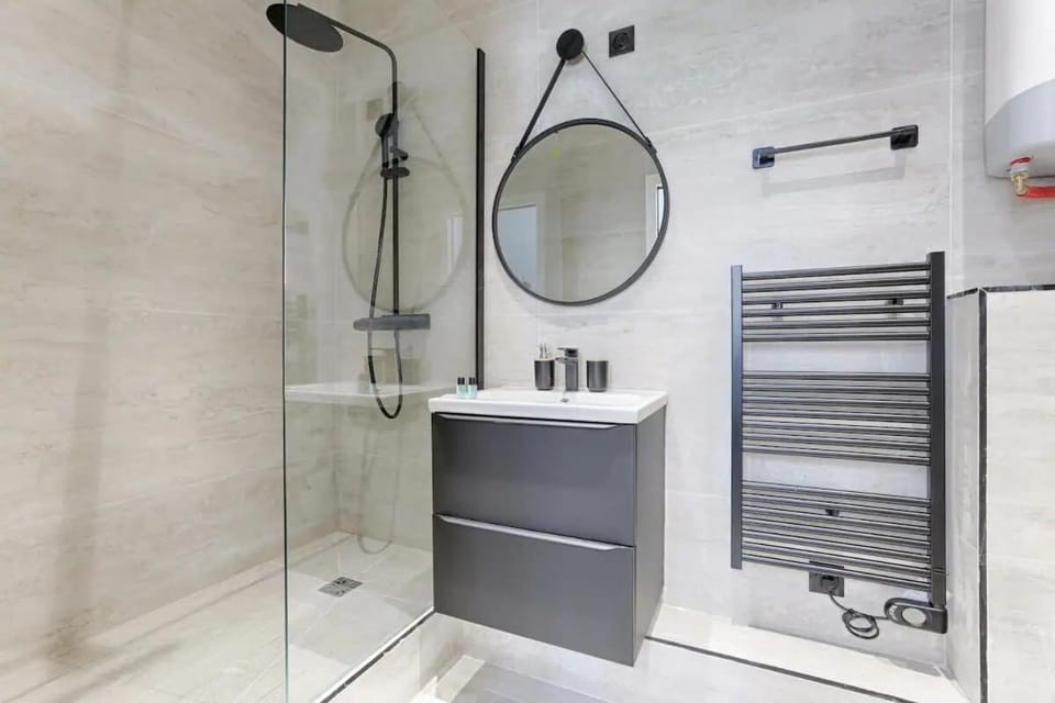 Montparnasse - Modern & renovated 3BD for 8 guests Apartment in Paris
