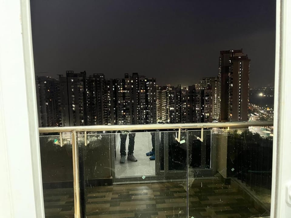 Golden palace studio Apartment in Noida