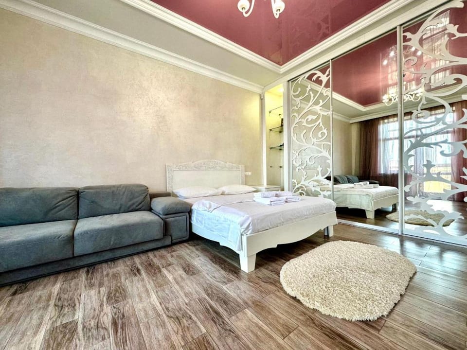 ApartPoltava 1-кімн Елегантна студія в ПРЕСТИЖНІЙ новободові біля СОНЯЧНОГО ПАРКУ Apartment in Ukraine