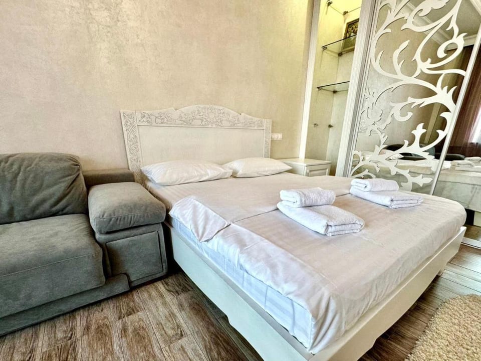 ApartPoltava 1-кімн Елегантна студія в ПРЕСТИЖНІЙ новободові біля СОНЯЧНОГО ПАРКУ Apartment in Ukraine