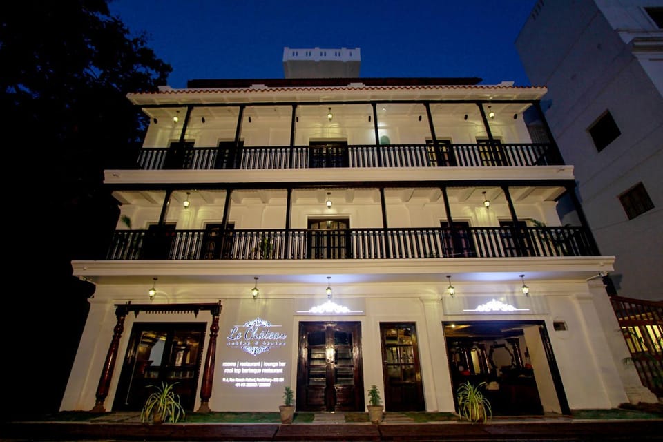 Facade/entrance