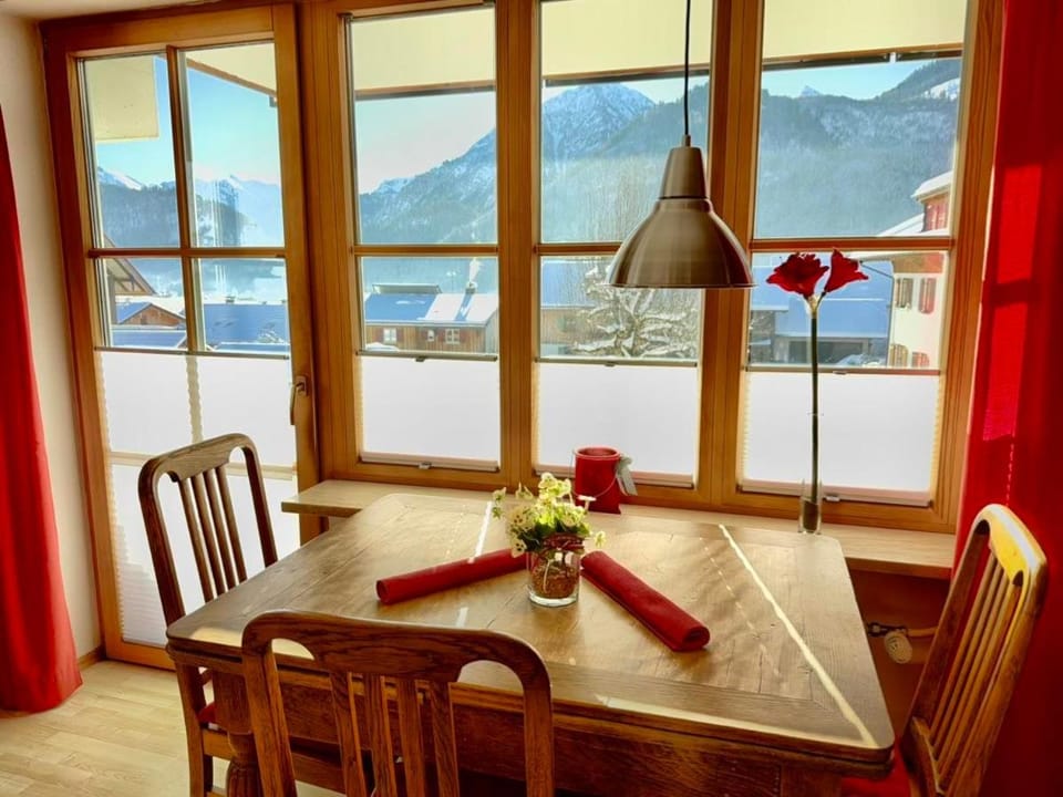 Seating area, Dining area, Mountain view