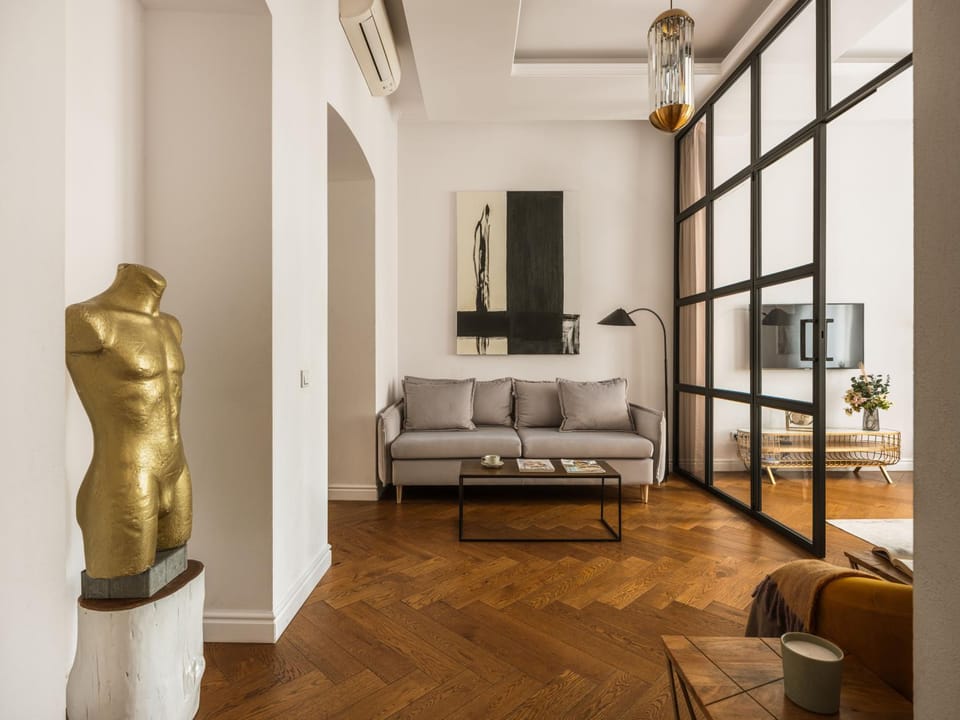 Living room, Seating area