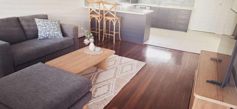 Kitchen or kitchenette, Living room