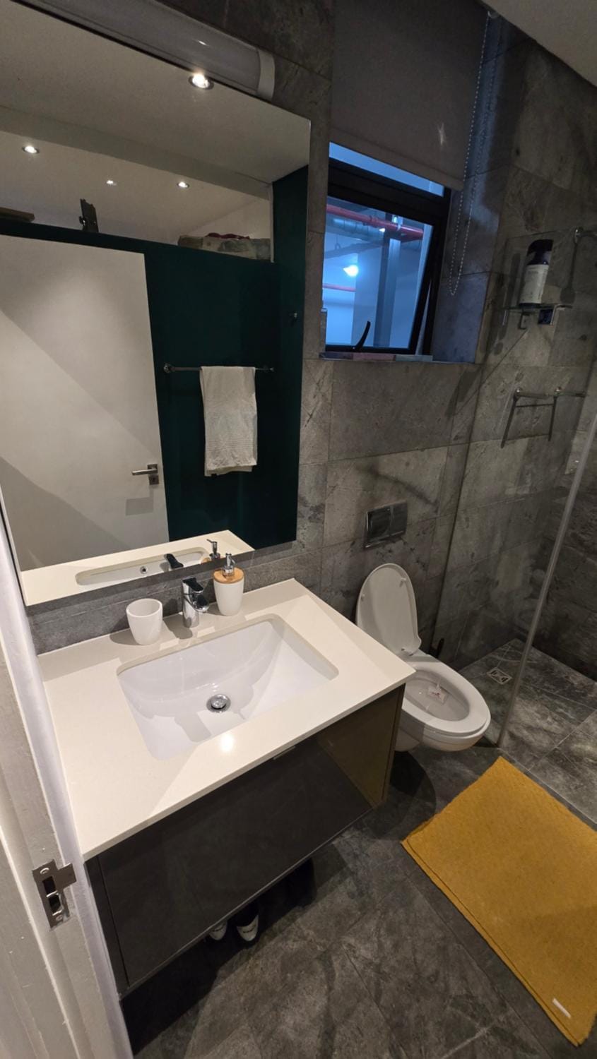 Green Point Modern Flat with Security Apartment in Cape Town