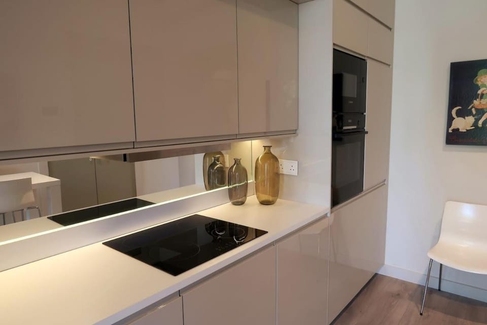 1 bedroom modern en-suite apartment Nine Elms Apartment in London