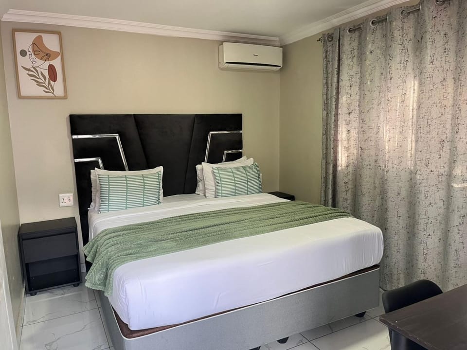 Bed, air conditioner