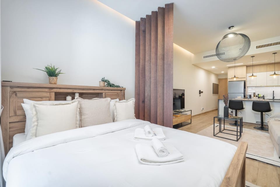 Bed, Dining area, towels, air conditioner