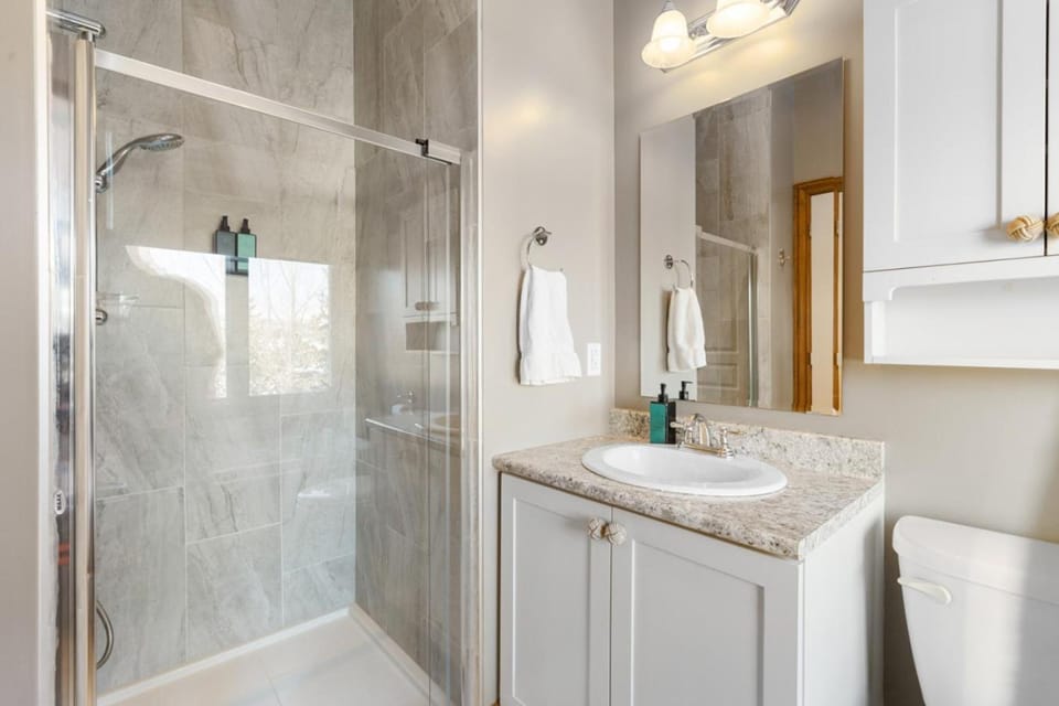Shower, Bathroom, towels