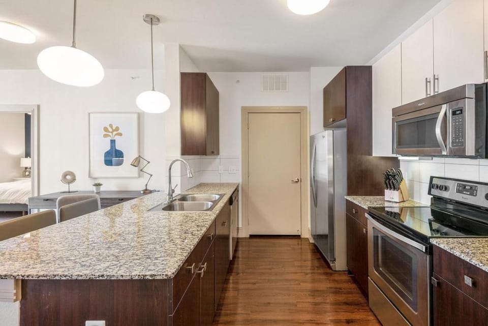 Landing at Lofts at Sylvan Thirty - 1 Bedroom in West Dallas Apartment in Dallas