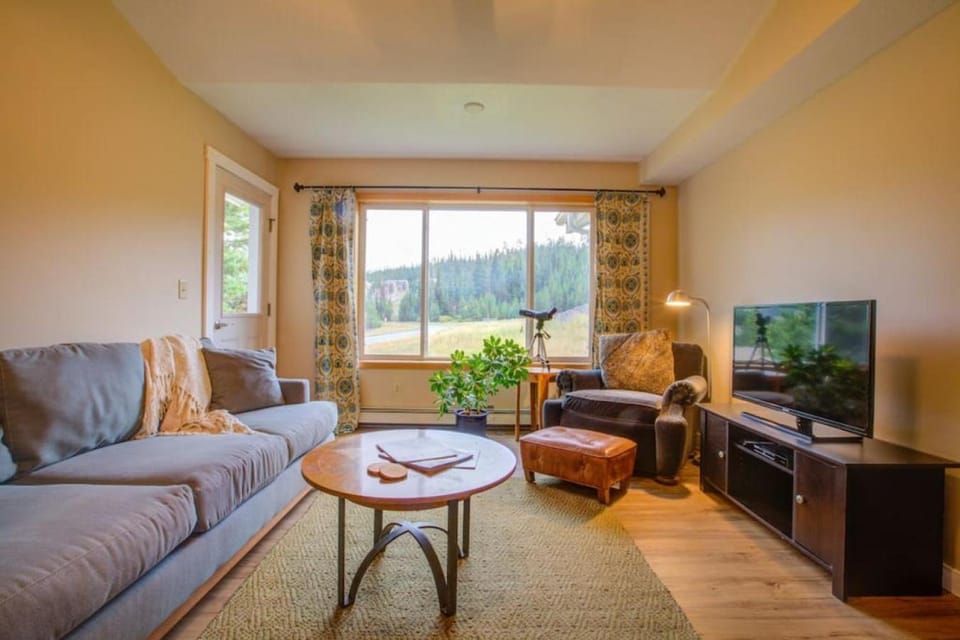 Big Sky Resort and Lone Peak Views Apartment in Big Sky