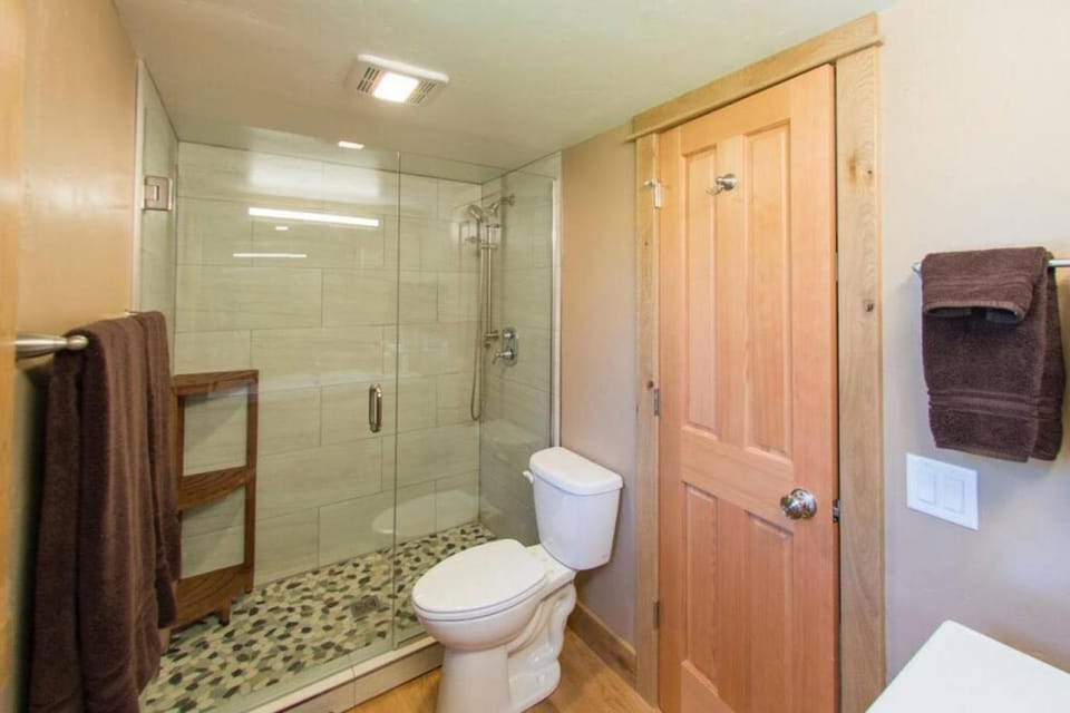 Sky Is The Limit Centrally Located For Big Sky Fun Apartment in Big Sky