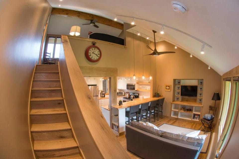 Sky Is The Limit Centrally Located For Big Sky Fun Apartment in Big Sky