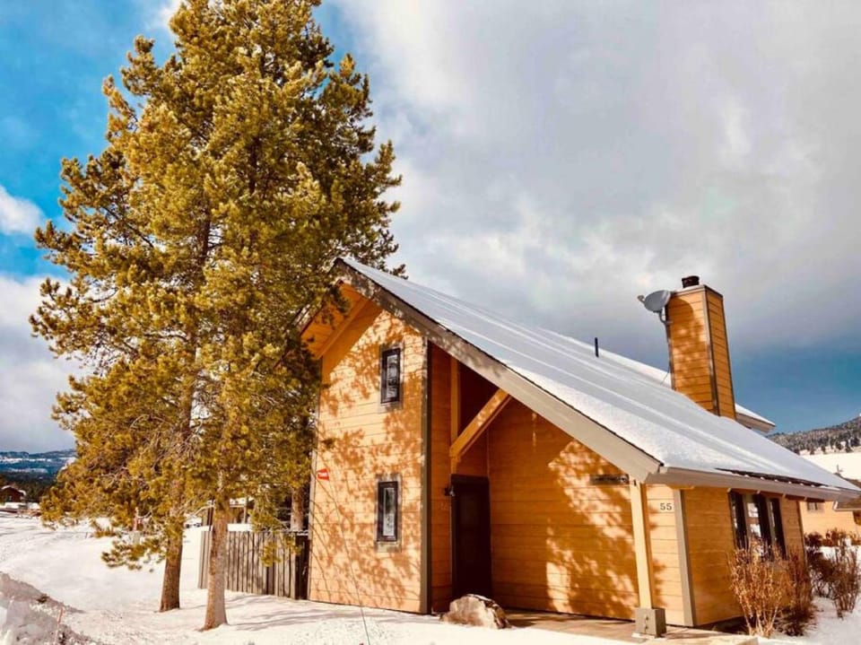 Cutest Little Condo Apartment in Big Sky