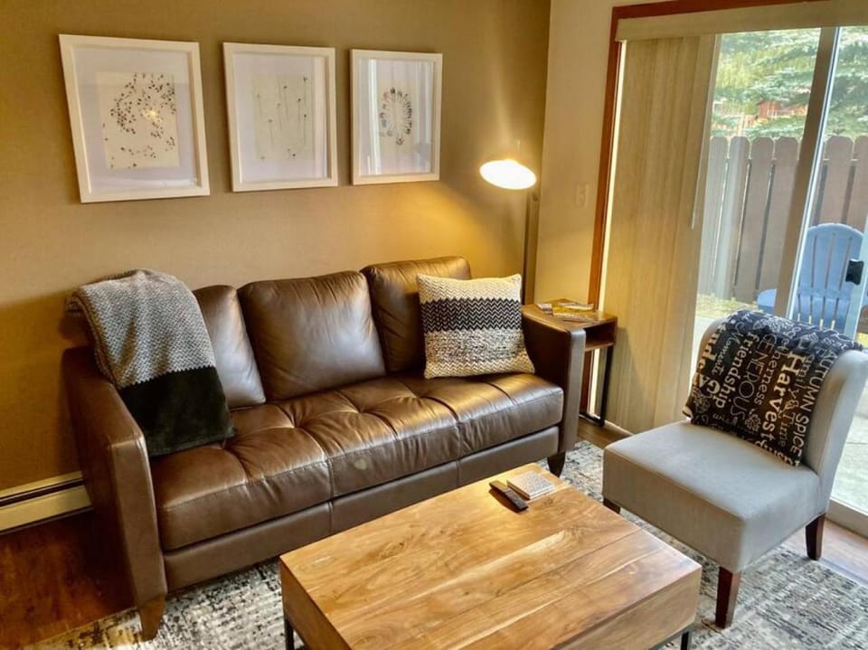 Moose Ridge Retreat House in Big Sky