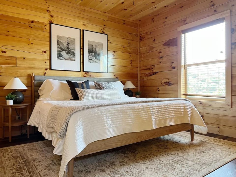 Splendid 2Cabins Sleeps 28 Pool Hot Tub More Cabin in Pigeon Forge