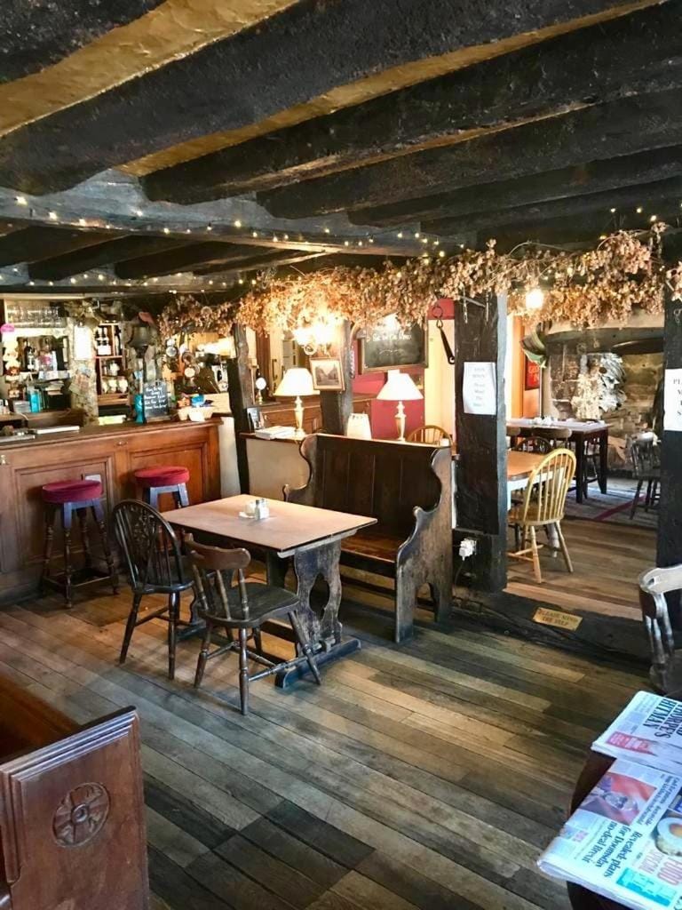Lounge or bar