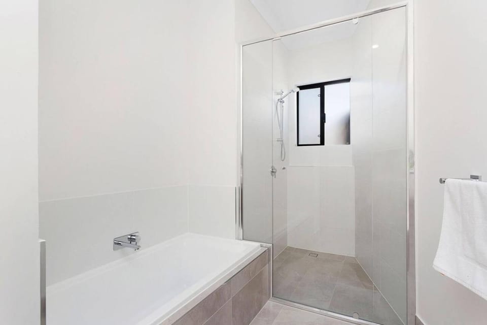 Spacious and modern Dianella House in Perth
