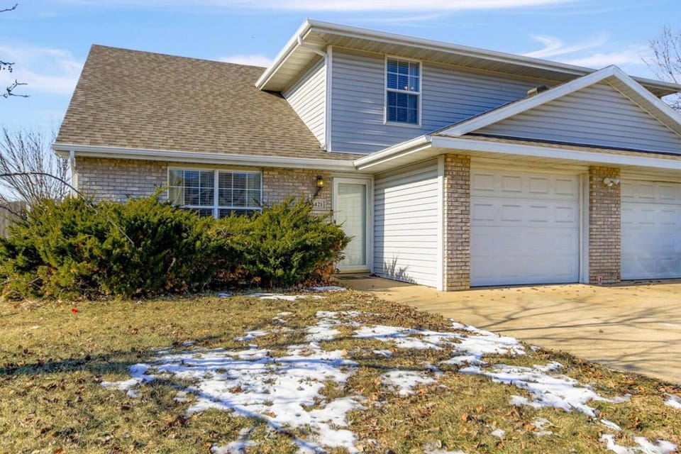 Spacious 4 Bed Great for Commuting Dogs Ok Apartment in Columbia