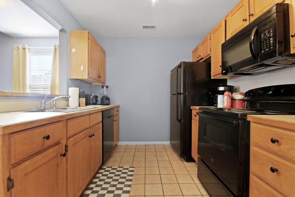 Spacious 4 Bed Great for Commuting Dogs Ok Apartment in Columbia