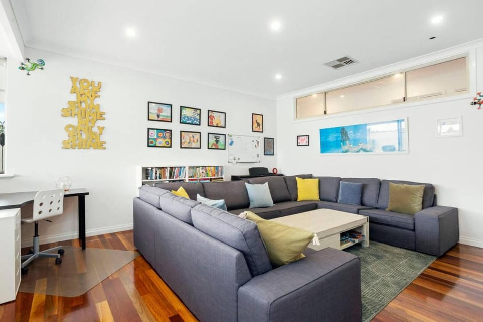 5BR Retreat with Pool, table tennis and Pure Relaxation House in Perth