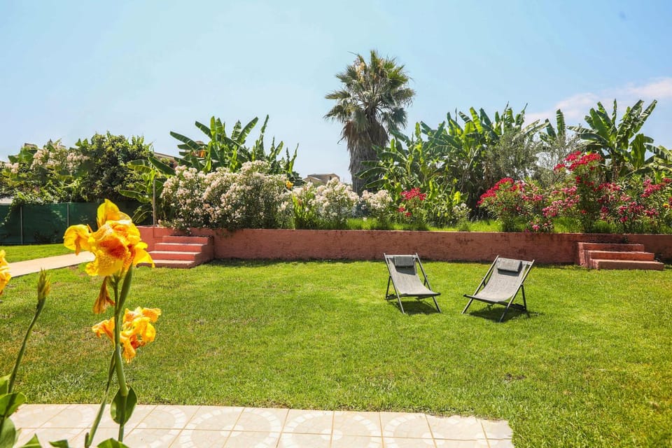 Garden view, sunbed