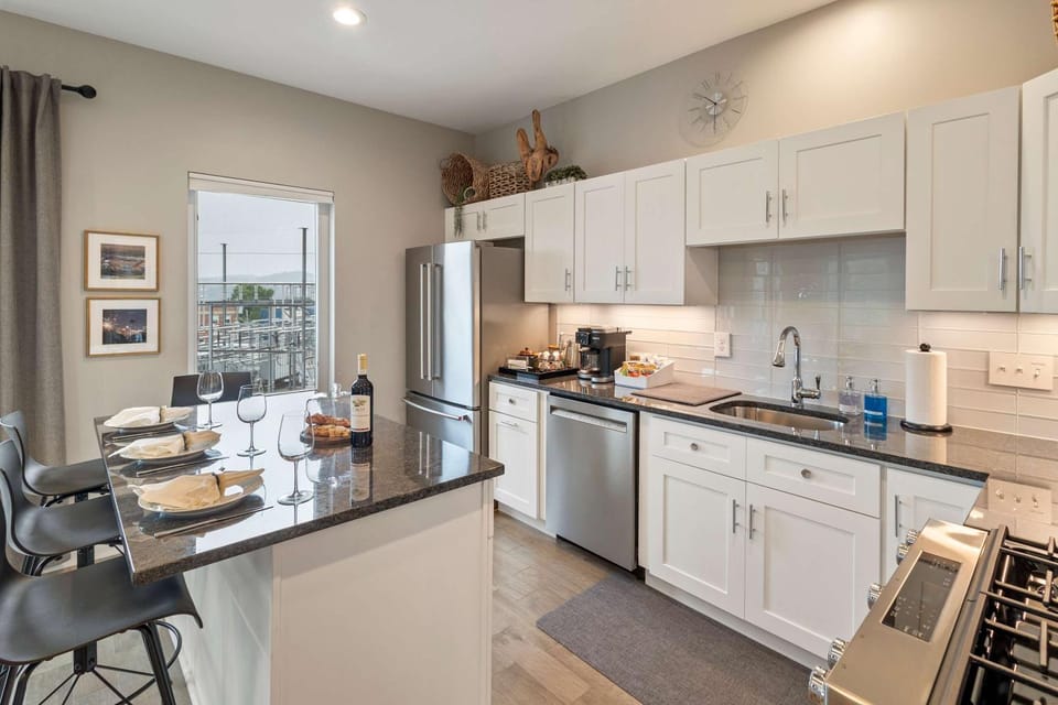 New Chic Condo in Pittsburgh House in Pittsburgh